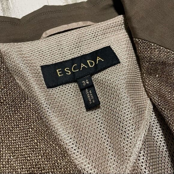 Escada Oak Virgin Wool Cropped Blazer - Picture 2 of 11